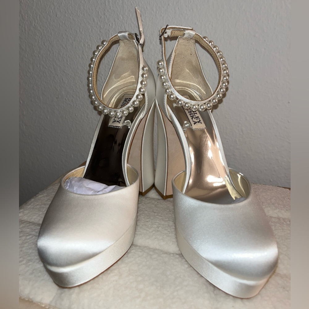 Brand new Badgley Mischka white platform heels with pearl ankle strap